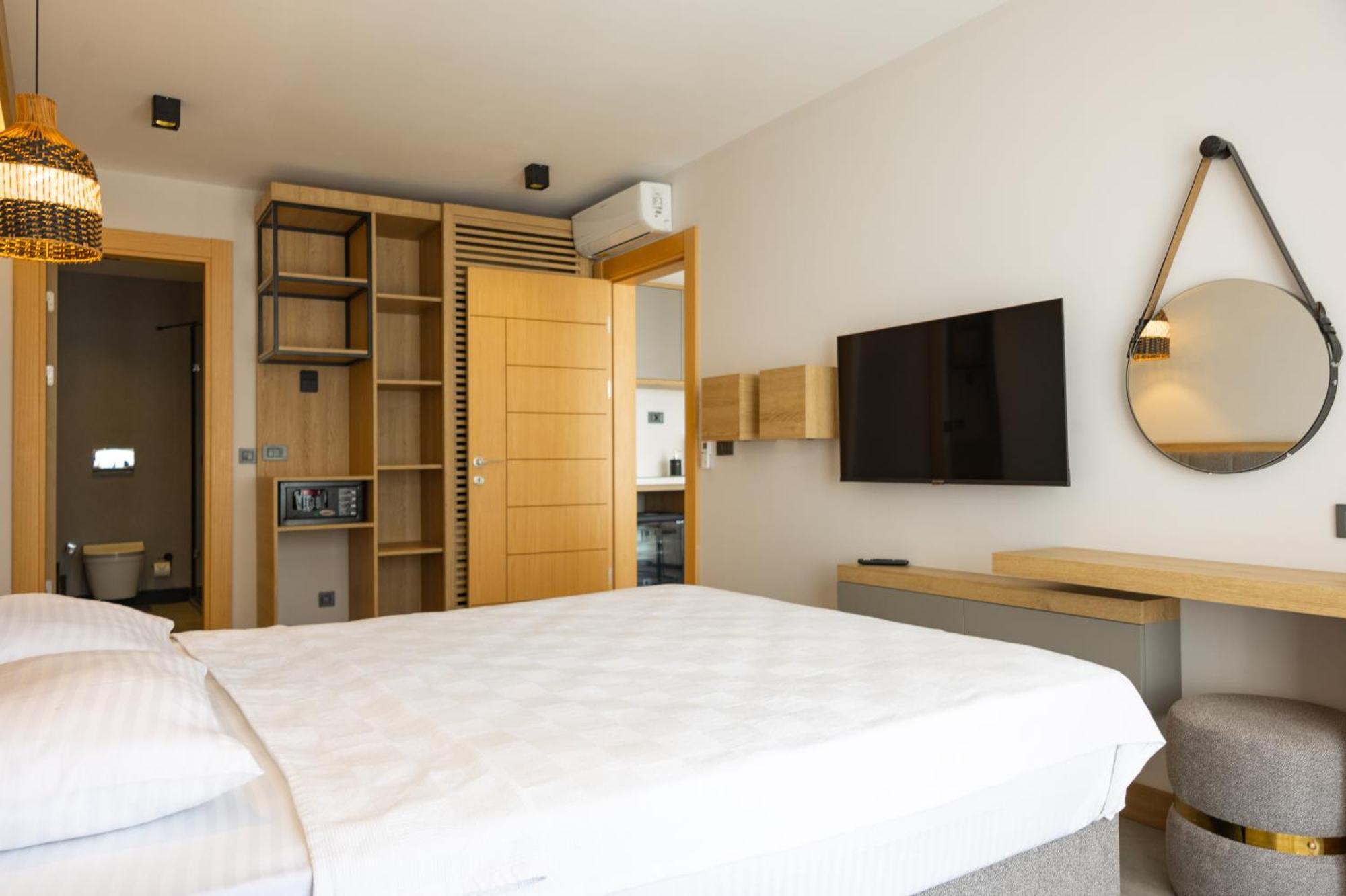 Asterina Hotel トゥルグトレイス エクステリア 写真