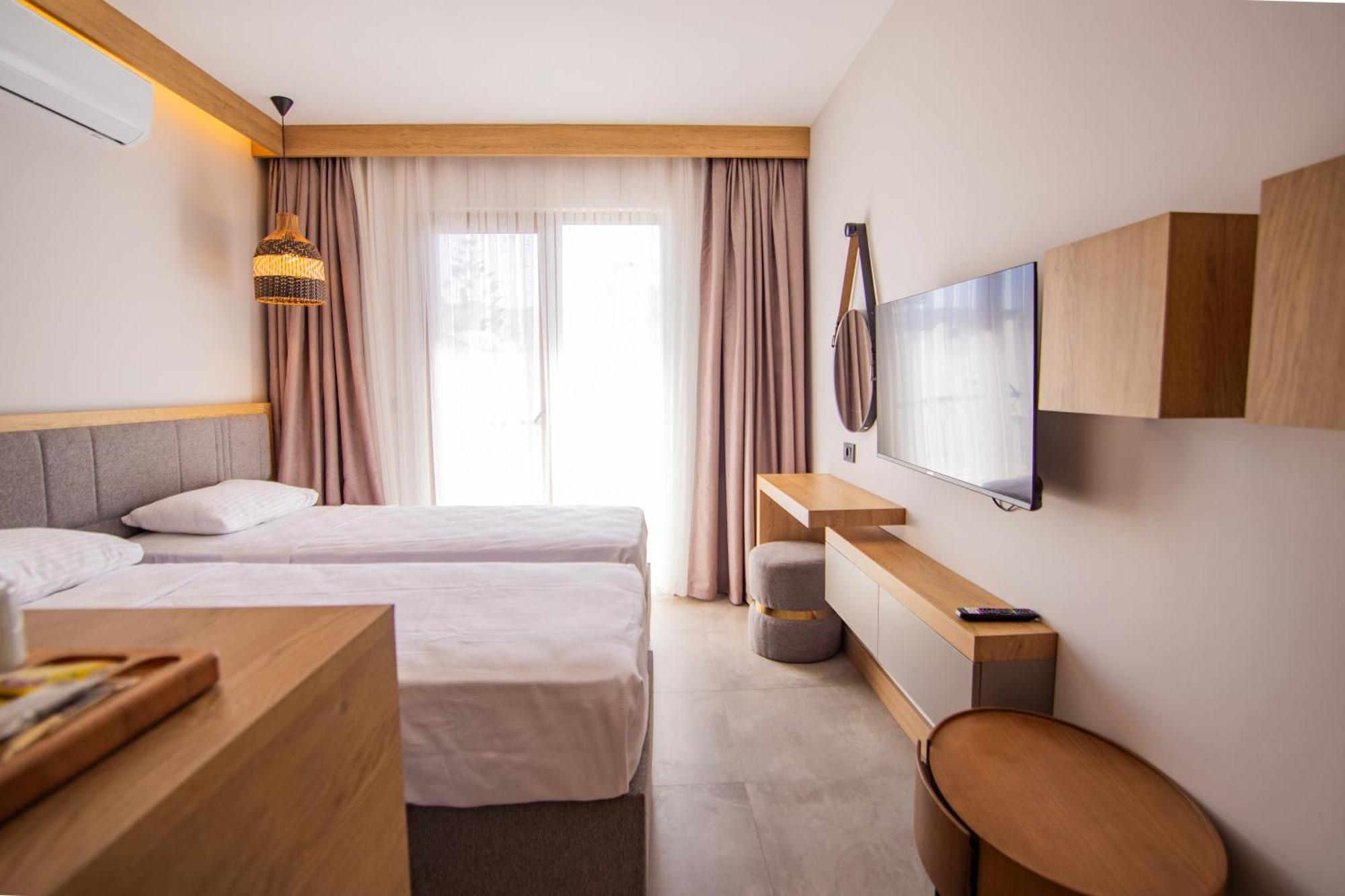 Asterina Hotel トゥルグトレイス 部屋 写真