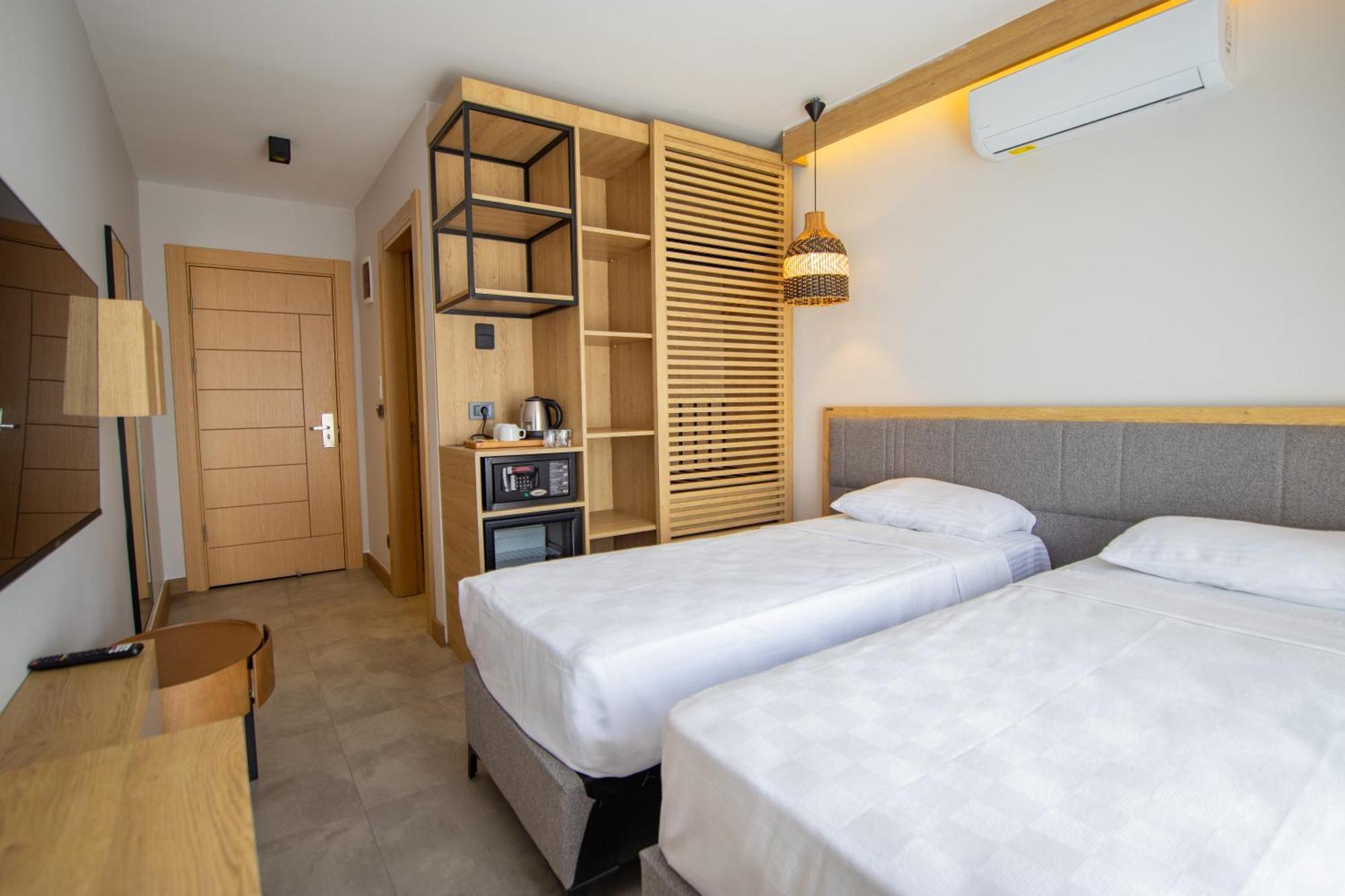 Asterina Hotel トゥルグトレイス 部屋 写真